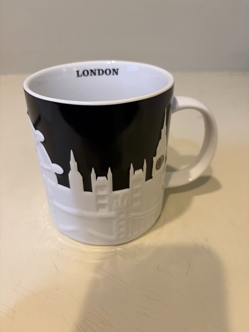 Share STARBUCKS WHITE & BLACK RELIEF SERIES *LONDON* COFFEE MUG CUP 14 oz. Brand
